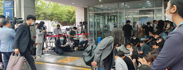 박원순 시장 빈소 조문 행렬…</br>차분한 분위기 속 진행