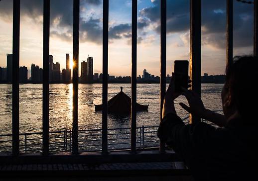 [광화문갤러리] 전염벙이어 대홍수까지, 그래도 우한은 이겨낸다