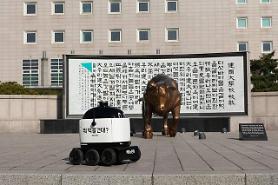 SK Telecom works with Woowa to launch delivery robots powered by 5G edge cloud