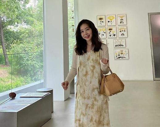 [코로나19 극복 쇼핑몰㉑] 자체제작 의류로 단골고객 구축