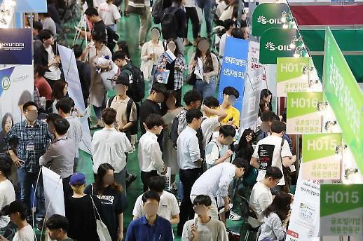 코로나發 일시휴직자, 유례없는 폭증…금융위기 때의 10배 