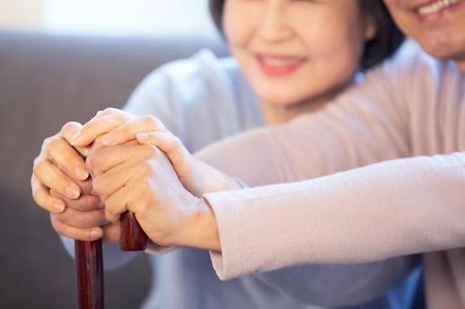 [멈춰선 노인준비 지원법]② 국민적 관심에도 예산 부족으로 지지부진