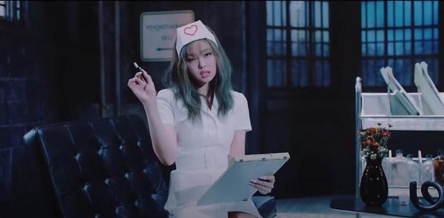 又是制服诱惑？BLACKPINK新歌MV惹上麻烦