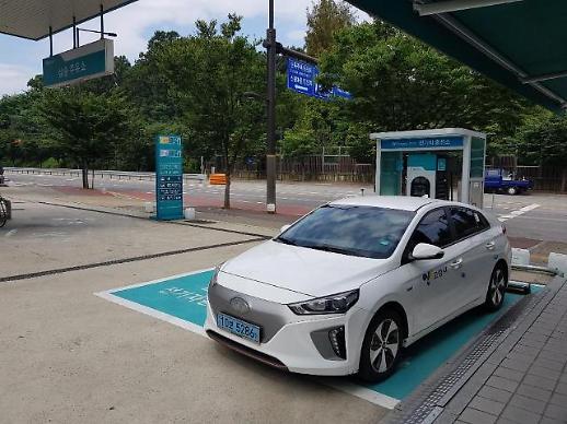 미래 성장동력 전기차에 소극적이던 정유업계, 충전소 확대로 방침 선회