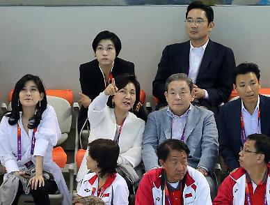 [광화문갤러리] 마누라와 자식 빼고 다 바꿔라 이건희 평생의 버팀목 가족들