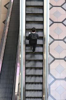 [창간기획-코로나세대의 탄생] 빼앗긴 8개월, 허무하고 불안하다… 95년생들의 목소리