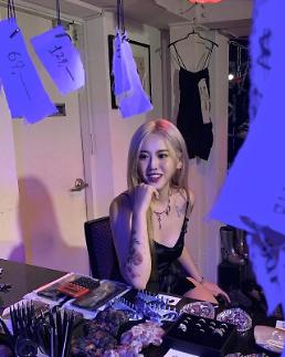 [코로나19 극복 쇼핑몰㉝] 나만의 취향 살린 자체제작 디자인 굿즈