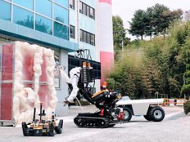 Researchers establish unmanned radioactive disaster control system using robots