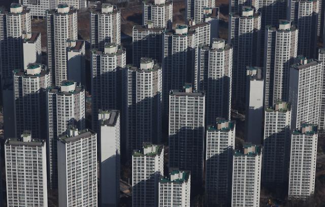 [2021 부동산 전망] “Absolute shortage of supply…the price of houses will rise next year”