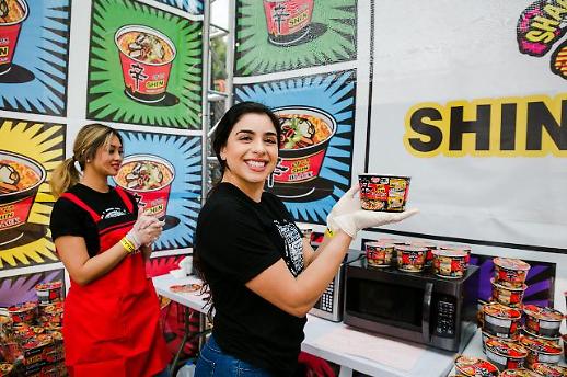 ​[K-WAVE, 대한류 시대가 온다] ⑨ “돌격 앞으로”…진격의 ‘K-푸드’