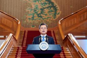 Tổng thống Moon Jae-in cho biết tất cả người Hàn Quốc sẽ được tiêm vắc xin COVID-19 miễn phí