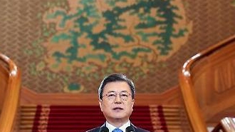 Tổng thống Moon Jae-in cho biết tất cả người Hàn Quốc sẽ được tiêm vắc xin COVID-19 miễn phí