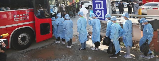IM선교회발 집단감염 공포...</br>거리두기 조정에 영향줄까