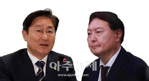 [法·檢 갈등 시즌2]①아 석열이형 박범계, 동기 윤석열 고립인사