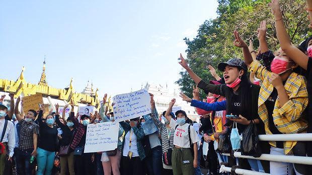 êµ­ì œì‚¬íšŒ ë¯¸ì–€ë§ˆ êµ°ë¶€ ì—°ì¼ ì••ë°• åì¿ ë°íƒ€ ì‹œìœ„ ê¸´ìž¥ê° ê³ ì¡° ì•„ì£¼ê²½ì œ