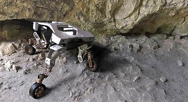 [NNA] 현대車, 보행가능한 사륜구동 로봇 타이거 공개