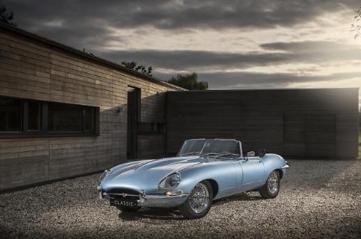 매혹적인 디자인에 레이싱 DNA 더한 재규어 뉴 F-타입