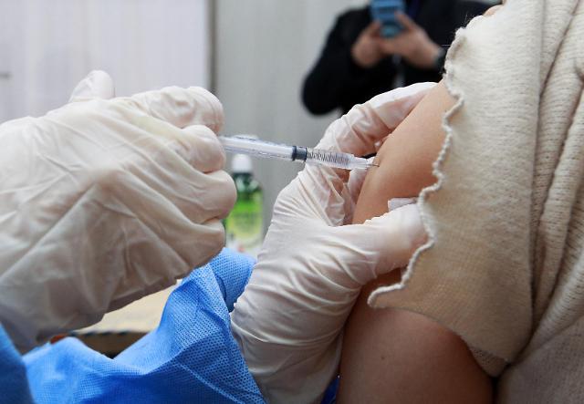 [광화문갤러리] 일상을 위한 첫걸음...코로나19 백신 접종 시작