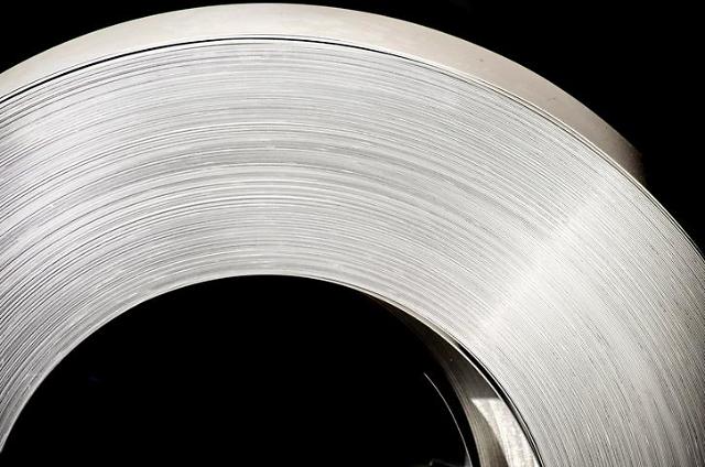     POSCO joins hands with SK Global Chemical to develop light steel and plastic composite materials