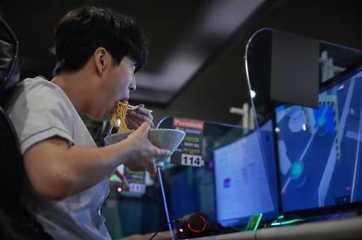 [규제개선⑤] 학원 건물 입주 PC방. 먹거리 못판다? 