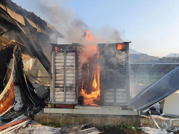 Fire guts batteries at energy storage system in solar power plant