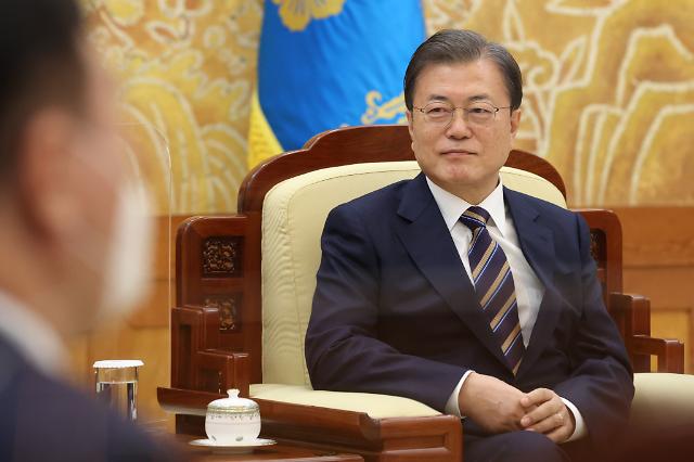 President Moon welcomes last-minute compromise between S. Korean battery makers
