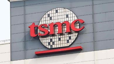 [G2 경쟁 수혜자] ②세계 공장 반도체 품귀에 우는데…TSMC, 1분기 실적 날았다
