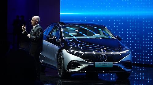 [브랜드 이야기] 벤츠 S-클래스② 럭셔리·지속가능성장 다 잡는다