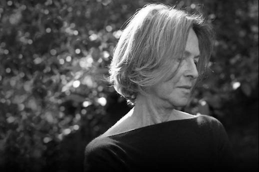 [빈섬 이상국의 뷰] 노벨문학상 루이즈 글릭과 언니의 악몽이 키운 시