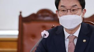 企画財政次官「金融危機式のテーパリングの可能性低い・・・市場対応能力が強い」