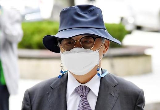 [아주 정확한 팩트체크] 기습추행 카드 꺼내든 오거돈, 법적 처벌 피할 수 있을까