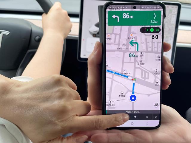KT provides real-time traffic light information thru smartphone navigation app