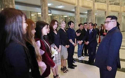 [아주 정확한 팩트체크] 레드벨벳에 박수쳤던 北 김정은, 오빠 호칭 금지령...왜? 