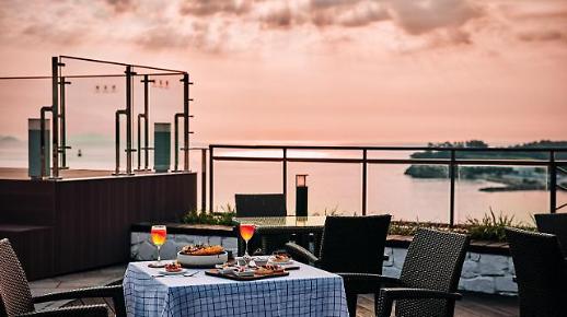 [주말에 뭐할까] 숲과 노을을 바라보며 우울한 마음 달래네 