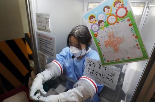 [아주 돋보기] 한계치 다다른 방역 과로… 코로나 막으려다 사람 잡는다
