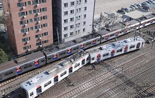 ​서울시 기약 없는 전동차 교체... ‘안전불안’ 30년 노후 차량 쏟아진다