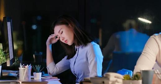 [아주 돋보기] 출산 후 축복은 잠깐…식당서 막히고 회사는 문전박대