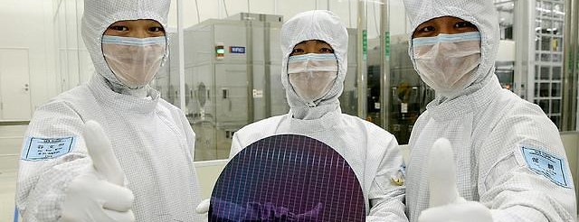 삼성전자</BR>첫 분기 매출 70조 찍는다