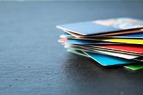 7日から高齢者「カード融資」の内訳、家族にも案内可能