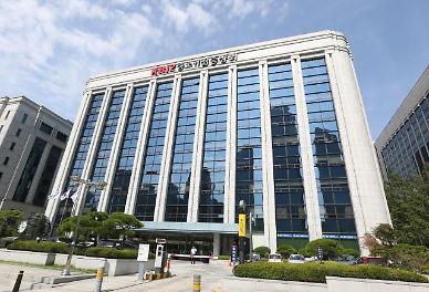 “10명 중 3명 월급 100만원 이상 줄어…40%는 투잡 뛴다”