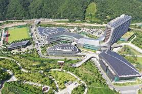 State electricity company constructs 1.3 megawatt-class solar power plant using idle space