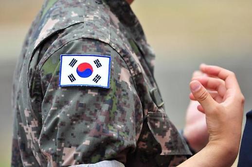 [아주돋보기] 식칼·개구리·철사…없는 것 빼고 다 있는 軍 급식