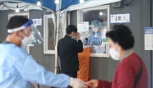 韩国新增2482例新冠确诊病例 累计373120例