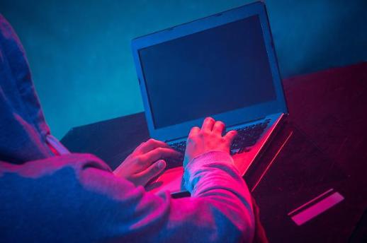 ​[2021 결산-사이버보안] 양잿물 테러에 사생활 노출까지... 사이버 공격, 일상을 노렸다