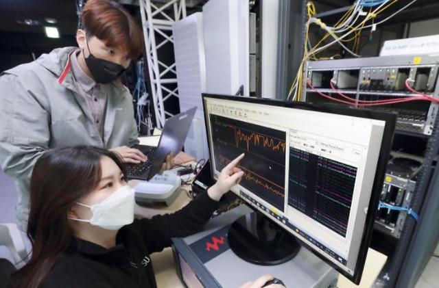 KT and Japanese partners test multi-vendor interworking of open 5G base stations     