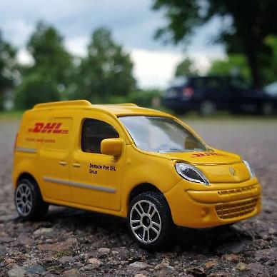 [NNA] DHL, 필리핀 배송차량에 EV 3대 도입