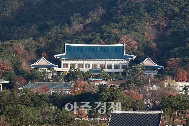 [속보] 文, 중동 순방 후 비서관 인사…공직기강 이병군·제도개혁 송창욱