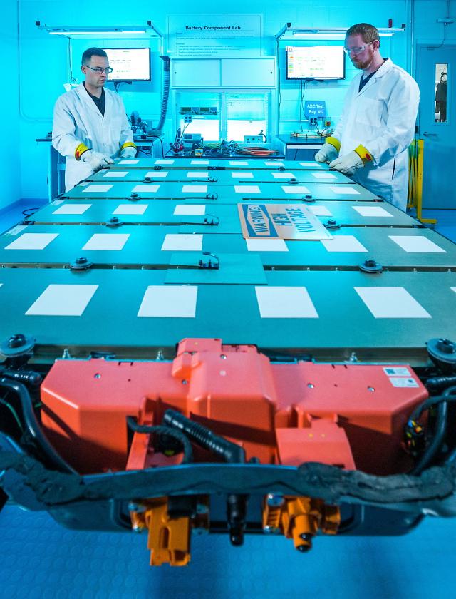 LG엔솔, GM과 미국 배터리 합작사에 제3공장 건설···1.2조원 투자