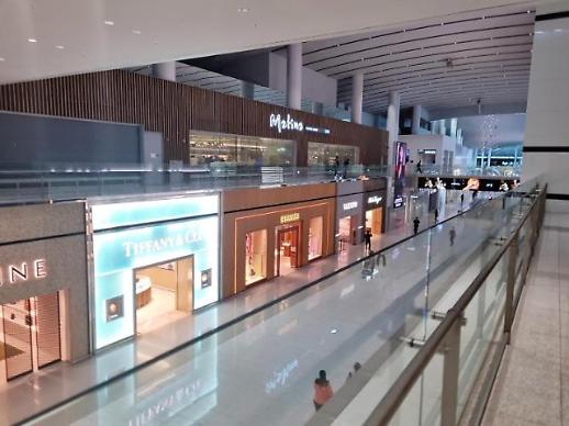 코로나 악재에 휘청…면세점 춘래불사춘