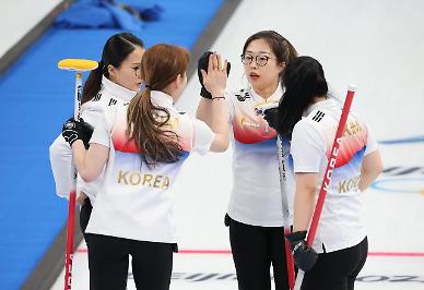[2022 베이징 동계올림픽] 컬링 팀 킴, 미국에 2점 차 패배…한일전이 변수
